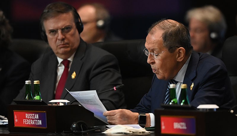 Momen Menlu Rusia Mewakili Presiden Vladimir Putin Sampaikan Pandangan di KTT G20 - Bagian 1