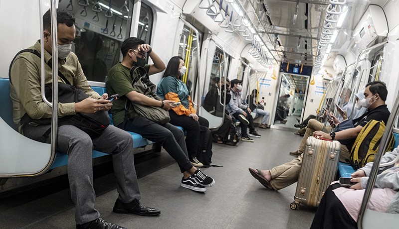 MRT Jakarta Perpanjang Jam Operasional Sampai Pukul 24.00 WIB - Bagian 1