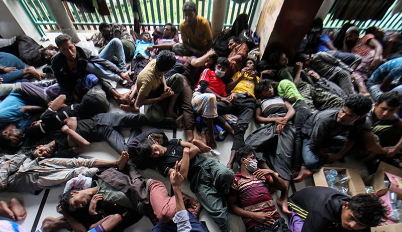110 Imigran Rohingya Terdampar di Perairan Krueng Mane Aceh - Bagian 1