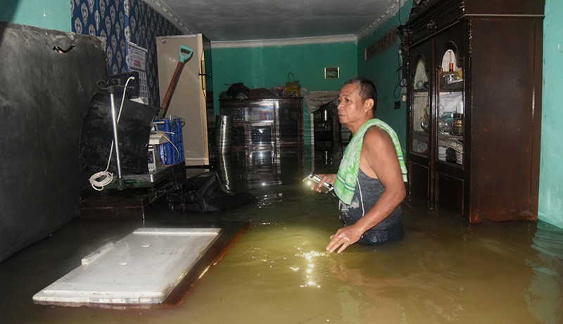 Curah Hujan Tinggi di Medan, Permukiman dan Jalan Terendam Banjir - Bagian 1