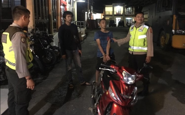 Diduga Mabuk, Pria Ini Peras dan Pukul Warga, Diamuk Massa