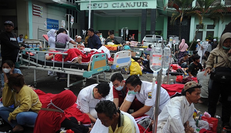 Korban Meninggal Gempa Cianjur Menjadi 61 Orang, Begini Suasana Rumah Sakit - Bagian 2