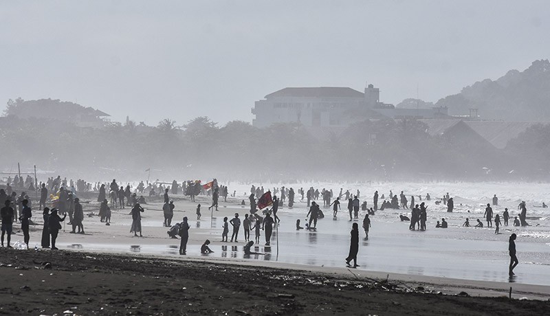 Jumlah Wisatawan ke Pangandaran Capai 3,8 Juta Orang - Bagian 1