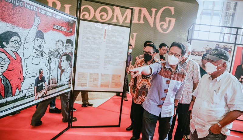 Gaya Menteri PUPR dan Menkes jadi Fotografer pada Pameran 7 Citizen No 1 - Bagian 3