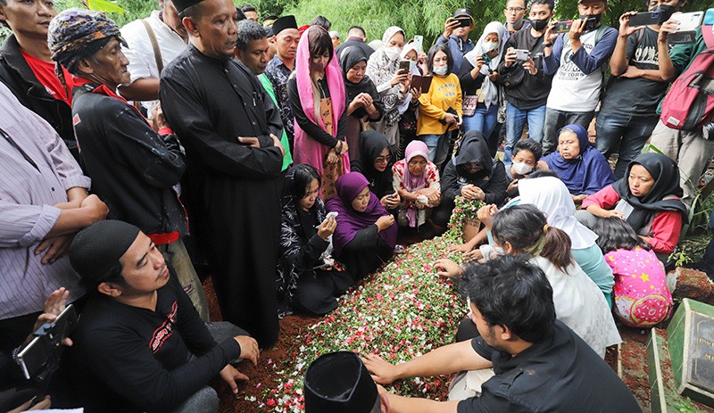 Suasana Haru Pemakaman Ki Joko Bodo - Bagian 2