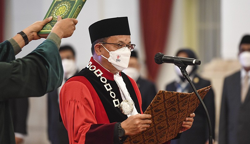 Guntur Hamzah Resmi Jadi Hakim MK Gantikan Aswanto yang Diberhentikan DPR - Bagian 1