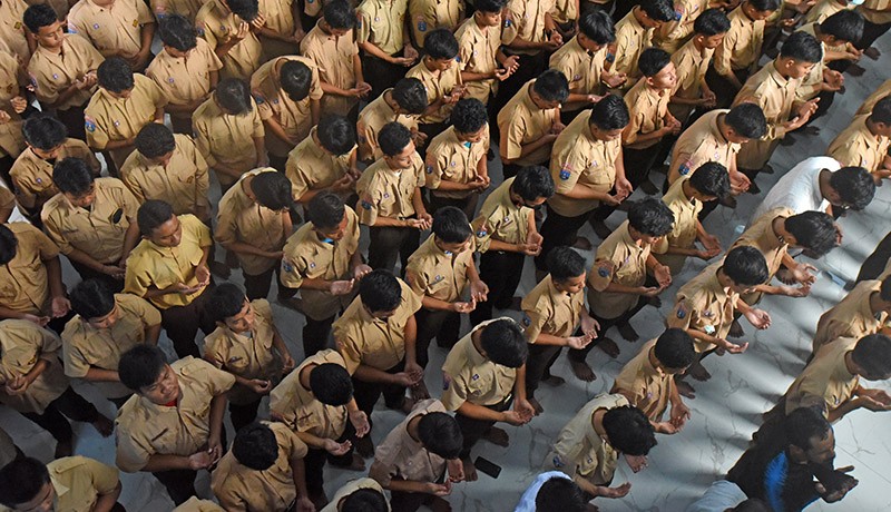 Ratusan Pelajar Banten Salat Gaib dan Doa Bersama untuk Korban Gempa Cianjur - Bagian 1