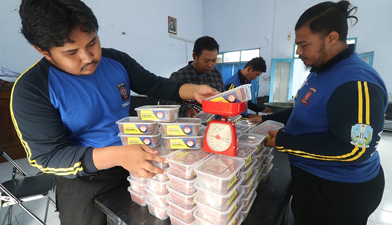 1,5 Kuintal Sambal Pecel Dikirim untuk Campuran Makanan Korban Gempa Cianjur - Bagian 1