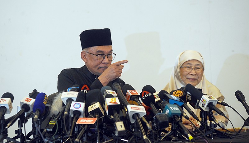 Foto Anwar Ibrahim Resmi Menjadi Perdana Menteri Malaysia  - Bagian 1
