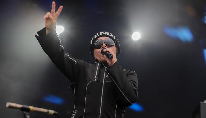Gaya Nyentrik Melly Goeslaw di Soundrenaline 2022 - Bagian 2