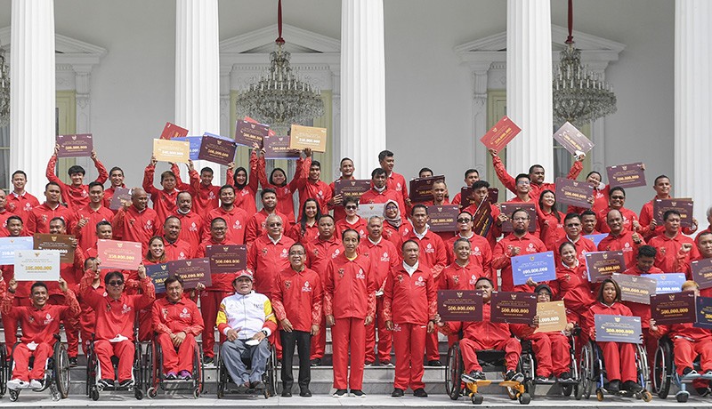Presiden Jokowi Serahkan Bonus Rp309 Miliar untuk Atlet ASEAN Para Games 2022 - Bagian 3