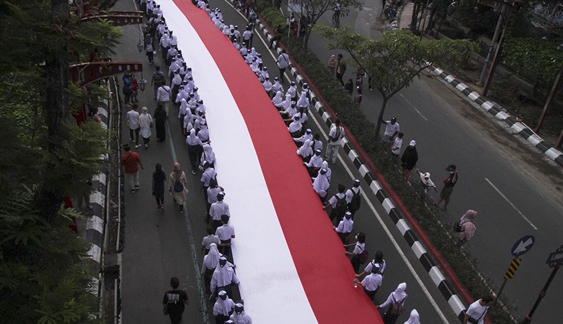 Ribuan Orang Ikuti Kirab Merah Putih Bhinneka Tunggal Ika di Kota Semarang - Bagian 4