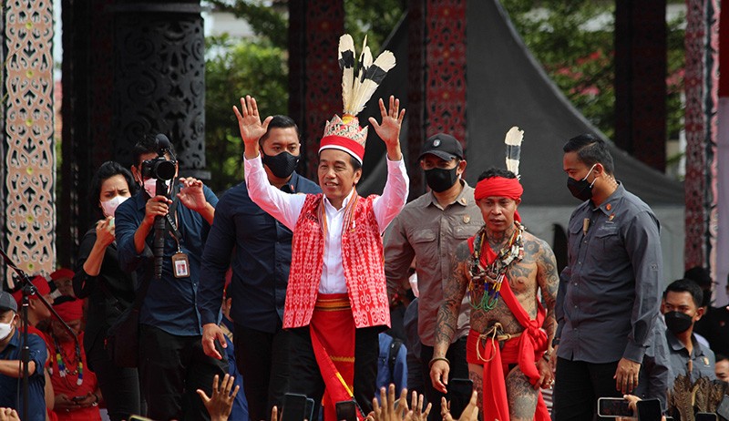 Presiden Jokowi Temui Pasukan Merah, Minta Suku Dayak Dukung Pembangunan IKN - Bagian 3