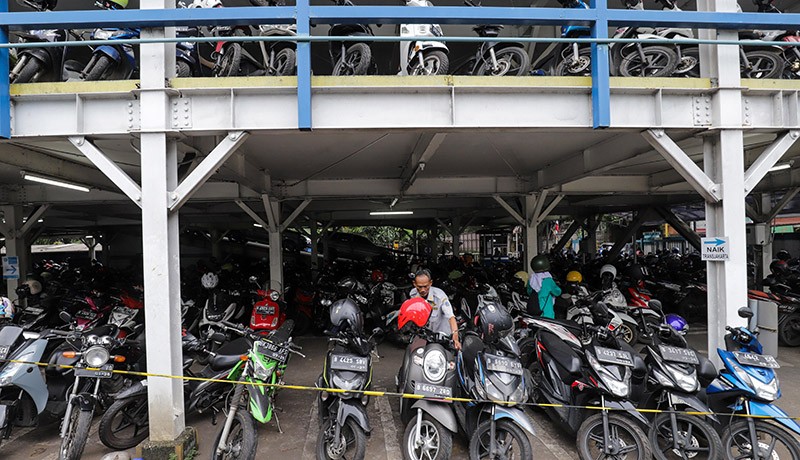 Parkir Vertikal Terminal Ragunan Tampung 1.000 Sepeda Motor - Bagian 2
