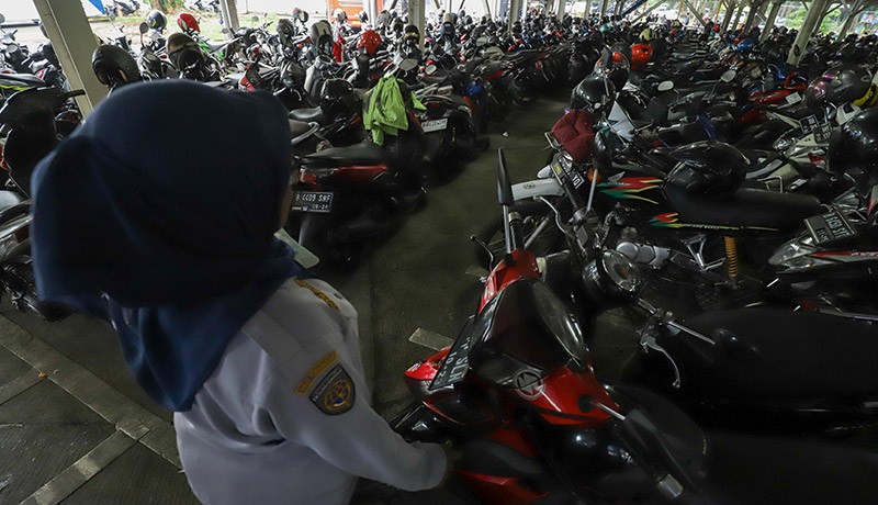 Parkir Vertikal Terminal Ragunan Tampung 1.000 Sepeda Motor - Bagian 4
