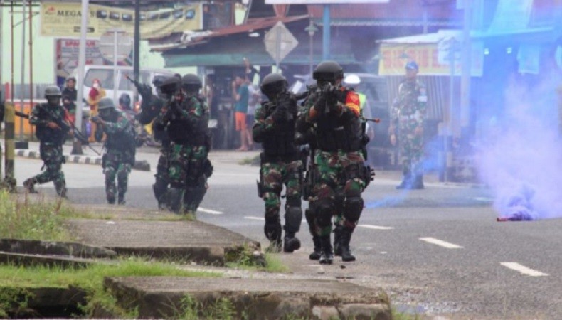 Mencekam! Batalyon Raider Khusus 644 Walet Sakti Serbu Putussibau, Ada Apa?
