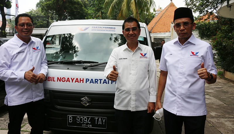 Partai Perindo Serahkan 2 Mobil Operasional untuk Pedagang Mie dan Bakso - Bagian 1