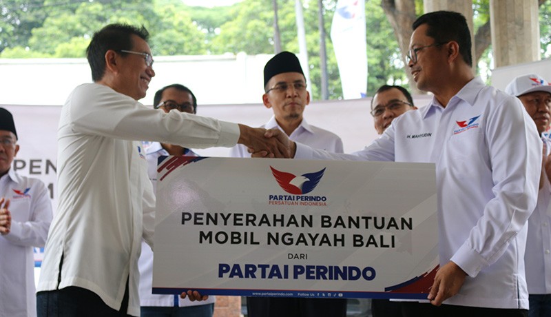 Partai Perindo Serahkan 2 Mobil Operasional untuk Pedagang Mie dan Bakso - Bagian 3