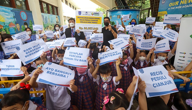 Sekolah Regina Pacis Gandeng MNC Peduli Salurkan Bantuan untuk Korban Gempa Cianjur - Bagian 2