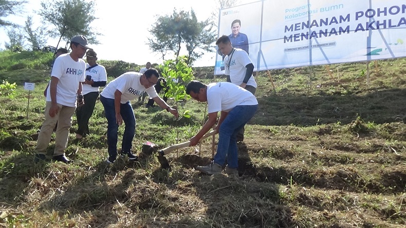 HMPI 2022, Perhutani Tanam Pohon di Tiga Wilayah Jawa Tengah