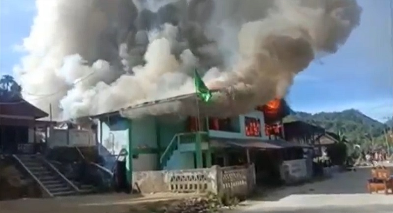 Kebakaran Hanguskan 1 Rumah di Mamuju, Api Diduga dari Korsleting Listrik