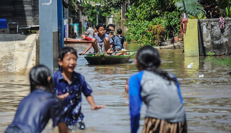 Sungai Citarum Meluap, Ratusan Rumah di Dayeuhkolot Banjir Semeter - Bagian 2