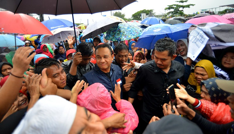 Antusiasme Warga Padang Sambut Anies Baswedan di Tengah Hujan Deras - Bagian 3