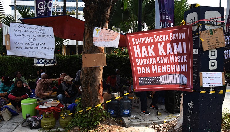 Korban Penggusuran Kampung Bayam Mengungsi ke Balai Kota Jakarta - Bagian 2