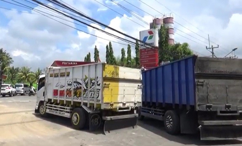 Truk-Truk di Aceh Antre Panjang di SPBU untuk Dapat Solar Subsidi