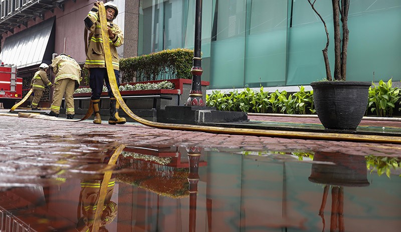 Gedung Kemenkumham Kebakaran, 25 Mobil Damkar Dikerahkan - Bagian 1