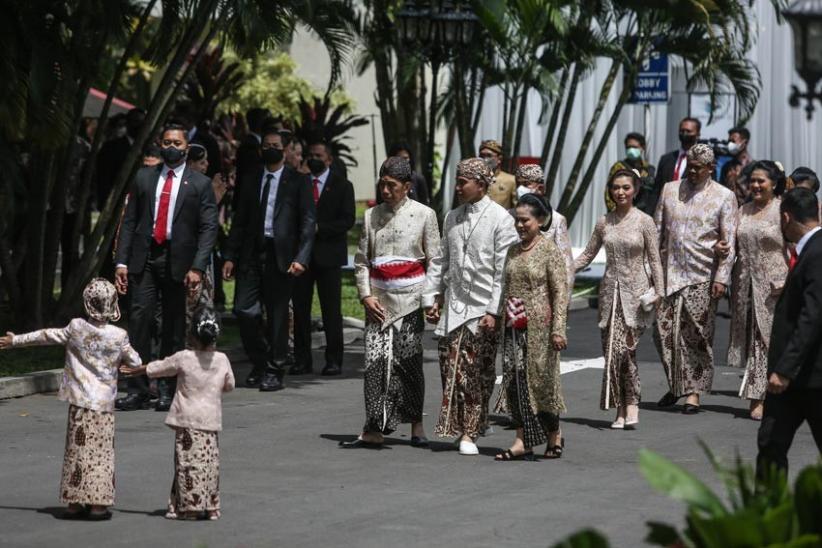 Prosesi Akad Nikah Kaesang-Erina Digelar dengan Nuansa Adat Yogyakarta - Bagian 1