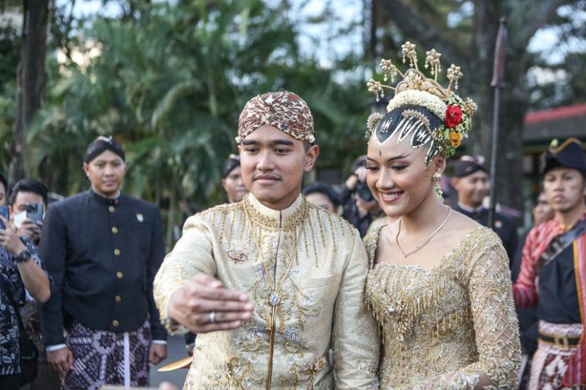 Kaesang-Erina Naik Kereta Kencana Usai Prosesi Akad Nikah - Bagian 2