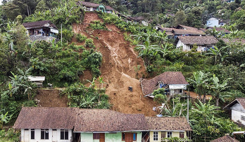 51 Rumah Terancam Bencana Tanah Longsor di Kabupaten Ciamis - Bagian 1