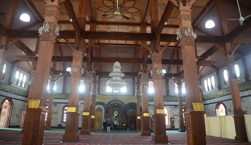 Keindahan dan Kemegahan Arsitektur 4 Masjid di Jawa Timur - Bagian 3