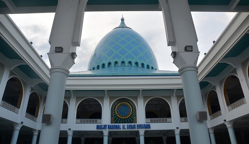 Keindahan dan Kemegahan Arsitektur 4 Masjid di Jawa Timur - Bagian 1
