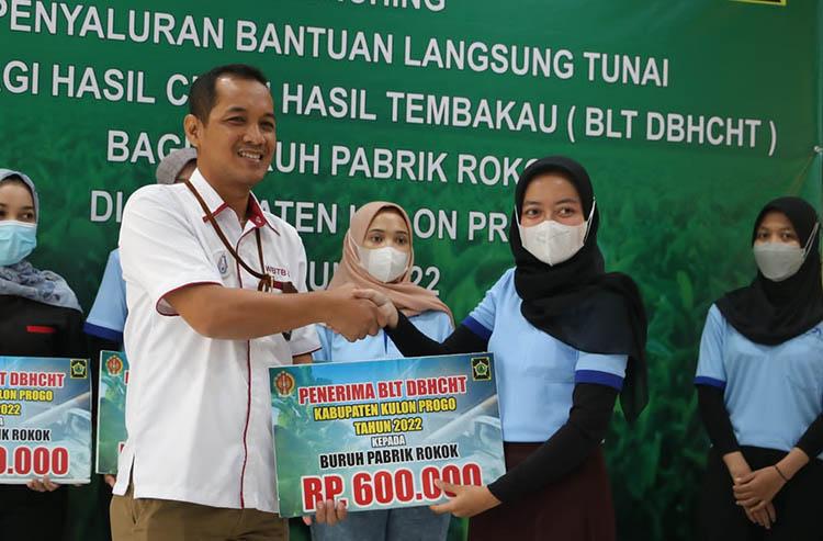 859 Buruh Pabrik Rokok di Kulonprogo Terima BLT Dana Bagi Hasil Cukai Tembakau