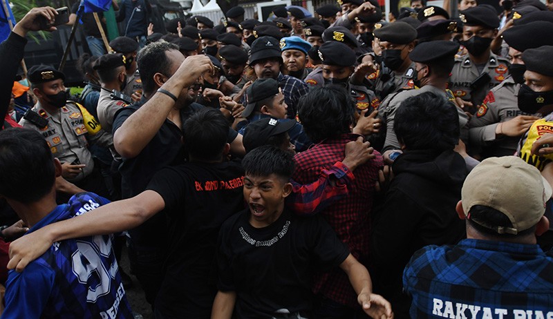 Partai Prima Tidak Lolos Peserta Pemilu 2024, Simpatisan Ngamuk di KPU - Bagian 1