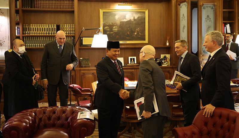 Prabowo Temui Menhan Italia Bahas Transfer Teknologi hingga Modernisasi Alutsista - Bagian 2