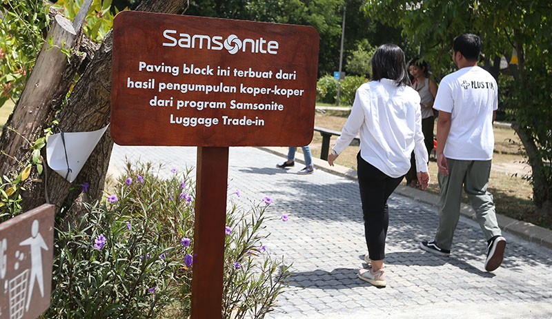 Lindungi Taman Mangrove, Samsonite Luggage Trade-in Sukses Aspal 100.000 Paving Block Daur Ulang - Bagian 4