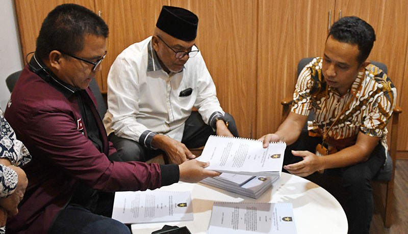 Partai Ummat Mengadu ke Bawaslu Bawa 6.000 Bukti  - Bagian 2