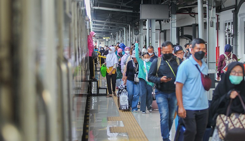 Kemenhub Proyeksi 5,1 Juta Orang Bakal Mudik Naik Kereta saat Libur Nataru - Bagian 2