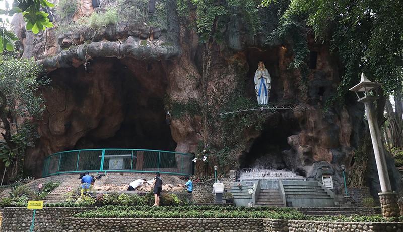 Persiapan Natal di Gua Maria Kediri - Bagian 1