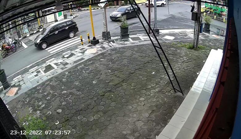 Mobil Tabrak Motor di Blora, Pengendara Patah Kaki