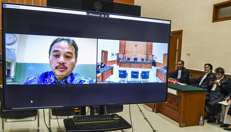 Unggah Meme Stupa Candi Borobudur Mirip Jokowi, Roy Suryo Dipenjara 9 Bulan - Bagian 1