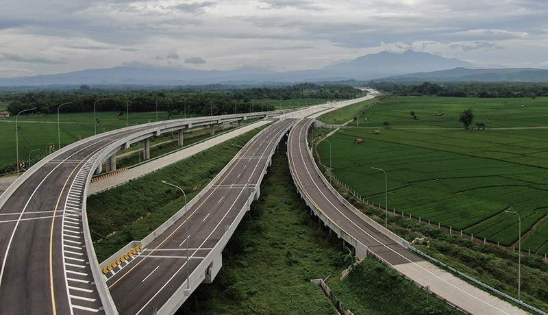 Pembangunan Jalan Tol Cisumdawu Seksi 6, Target Beroperasi saat Lebaran 2023 - Bagian 2