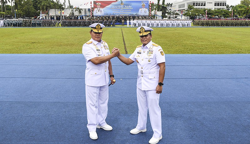 Panglima TNI Serahkan Jabatan KSAL kepada Laksamana Muhammad Ali - Bagian 1