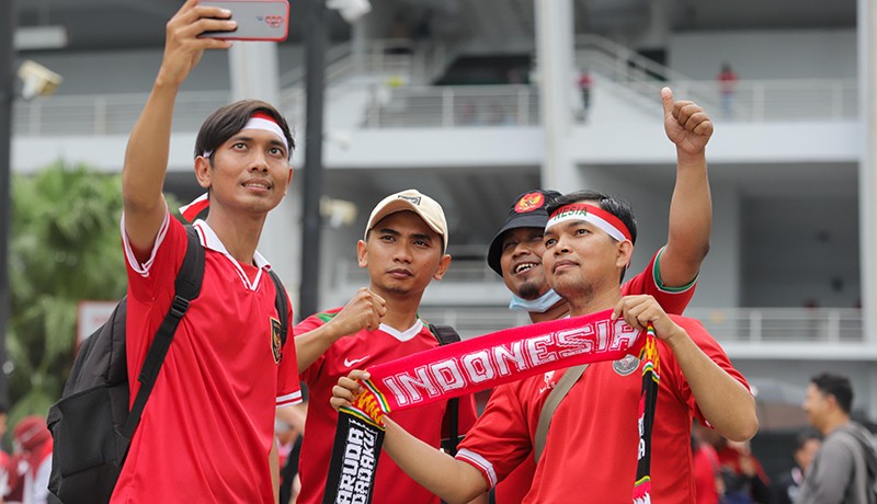 Semangat Suporter Timnas Dukung Indonesia Hadapi Thailand - Bagian 1