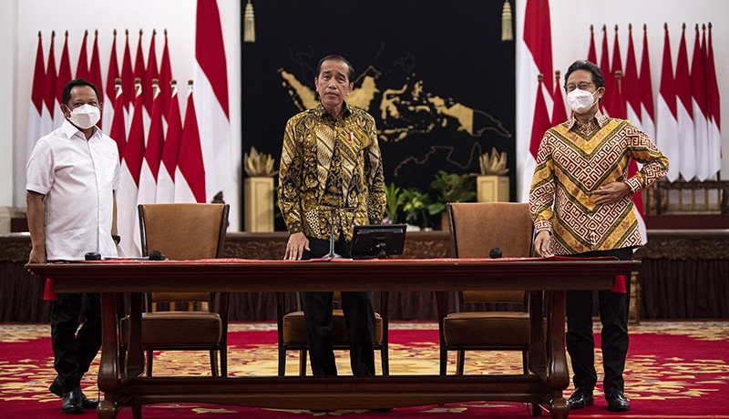Presiden Jokowi Umumkan Kebijakan PPKM Dicabut - Bagian 1