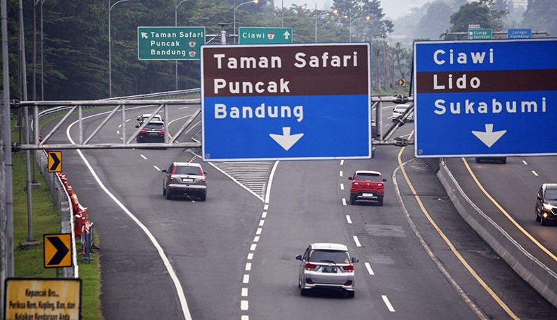Jelang Perayaan Tahun Baru 2023, Jalan Menuju Puncak Bogor Lancar - Bagian 1