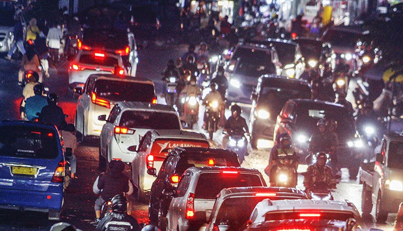 Wisatawan Mulai Berdatangan ke Kawasan Puncak Bogor - Bagian 1